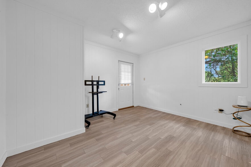 More Photos Of 12440 Magnolia Ave, Magnolia Springs Office For Lease