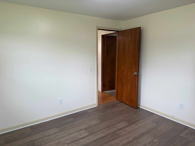 More Photos Of 8479-8481 East Ave, Gasport Apartments For Sale