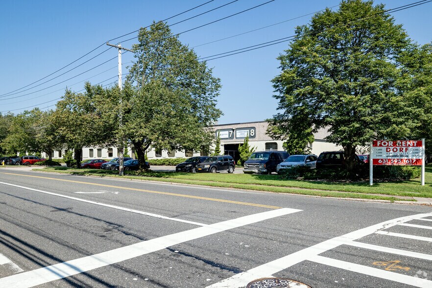More Photos Of 1371 Church St, Bohemia Manufacturing For Lease