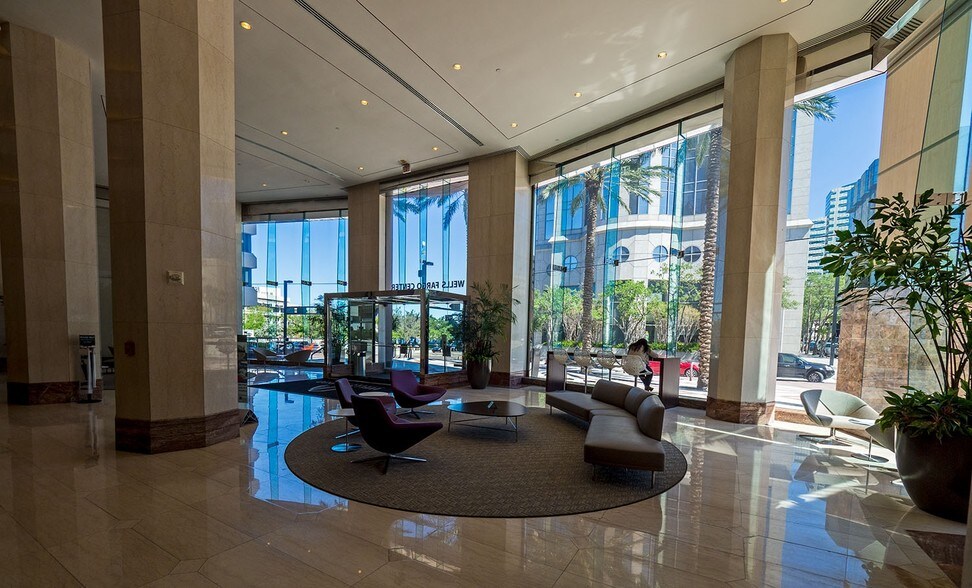 100 S Ashley Dr, Tampa, FL 33602 Coworking Space