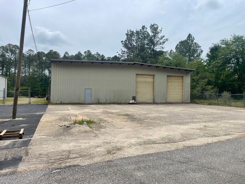 More Photos Of 3019 Hand Ave, Prichard Distribution For Lease