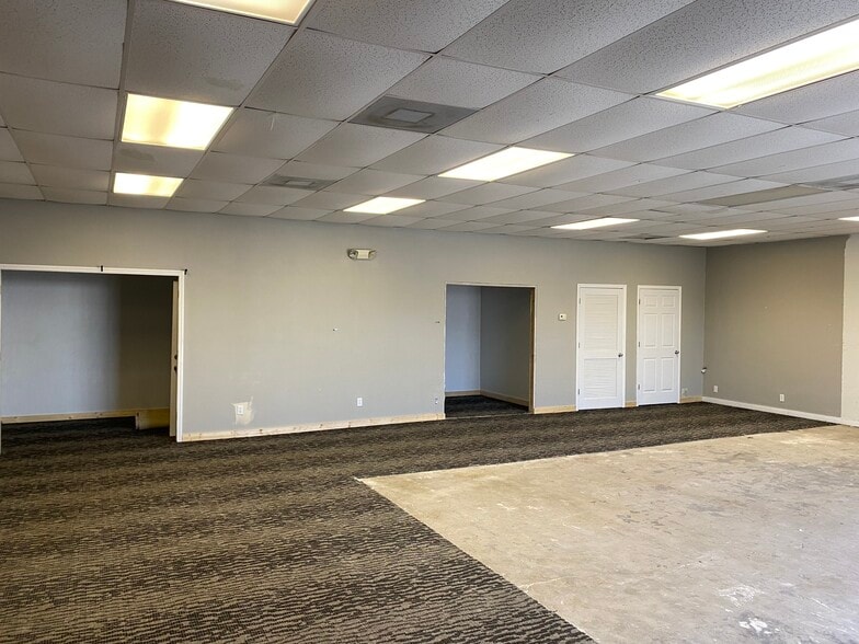 More Photos Of 1725 S Nova Rd, Daytona Beach Warehouse For Sale