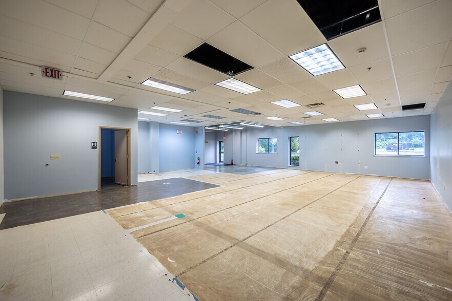 More Photos Of 1290 Blossom Dr, Victor Medical For Lease