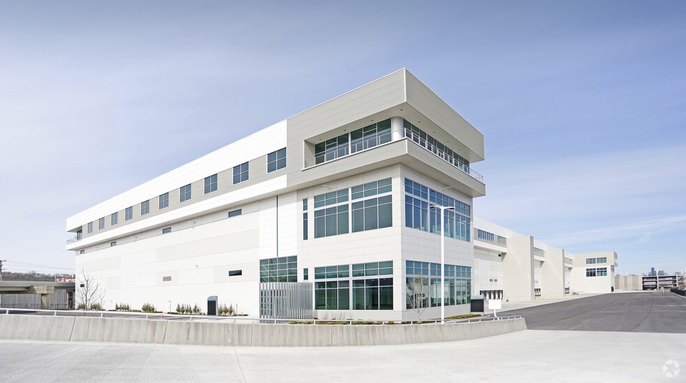 Primary Photo Of 6050 E Marginal Way S, Seattle Distribution For Lease