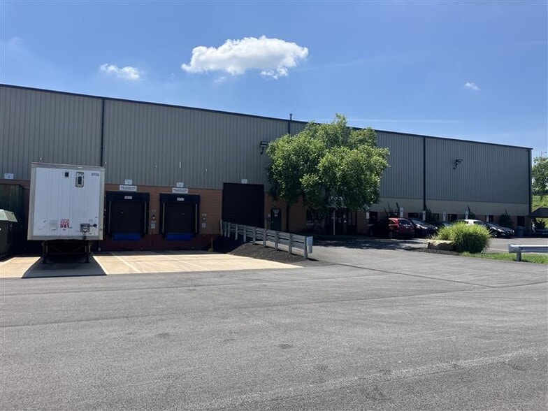 More Photos Of 625 Willow Springs Ln, York Warehouse For Lease