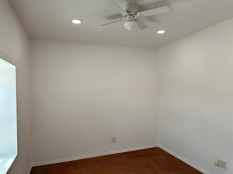 More Photos Of 182 Cr-335, Abilene Warehouse For Lease