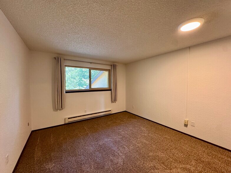 More Photos Of 1125 13th St, Shelton Apartments For Sale