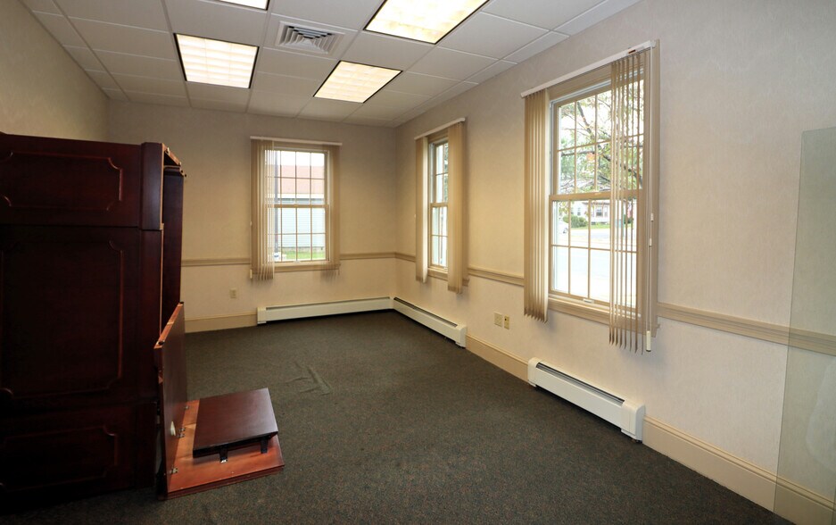 More Photos Of 355 Main St, Gorham Office For Sale