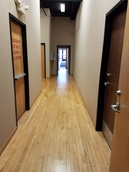 More Photos Of 609 S 10th St, Minneapolis Storefront Retail Office For Lease