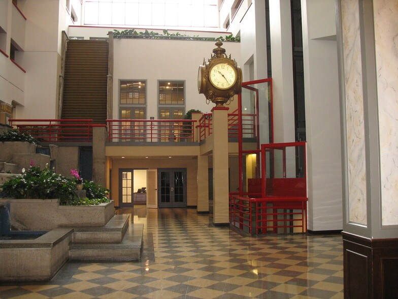 More Photos Of 405 Capitol St, Charleston Office For Lease