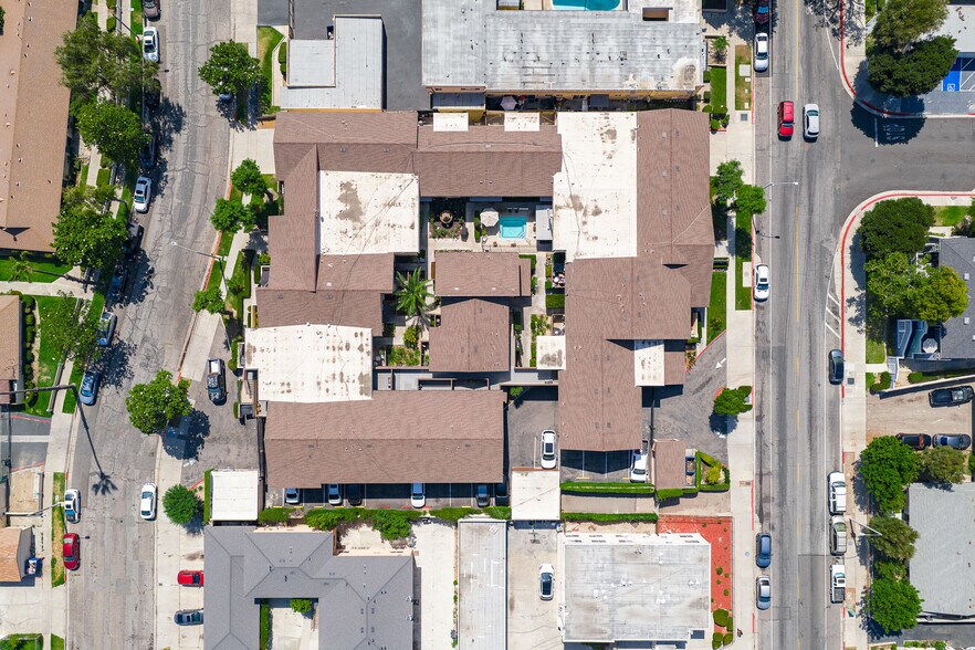 More Photos Of 918 Romneya Dr, Anaheim Apartments For Sale