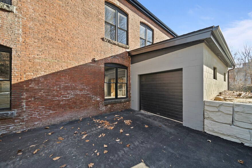 More Photos Of 174 N Main St, Franklin Light Manufacturing For Sale