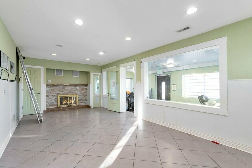 More Photos Of 745 Federal Blvd, Denver Office Residential For Lease