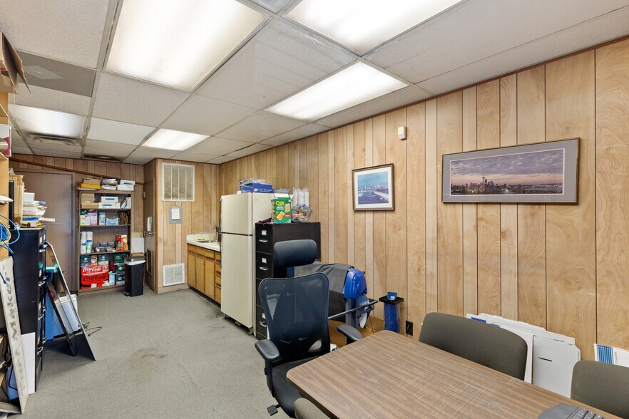More Photos Of 4931 Grisham Dr, Rowlett Warehouse For Lease