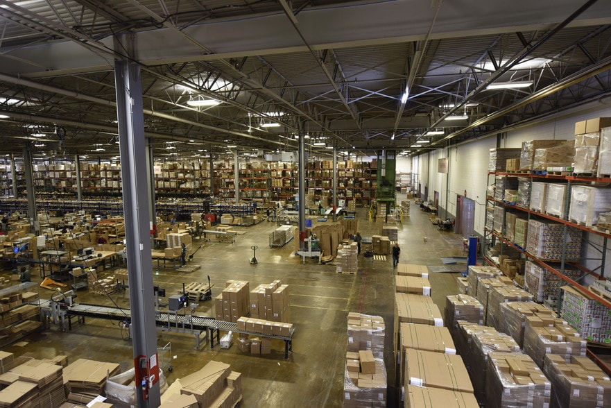 More Photos Of 2525 Monroe Blvd, Norristown Distribution For Lease