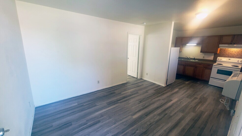 More Photos Of 711 S Austin Ave, Tulia Apartments For Sale