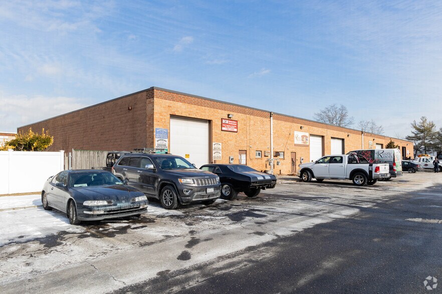 More Photos Of 2083-2089 Lakeland Ave, Ronkonkoma Industrial For Sale