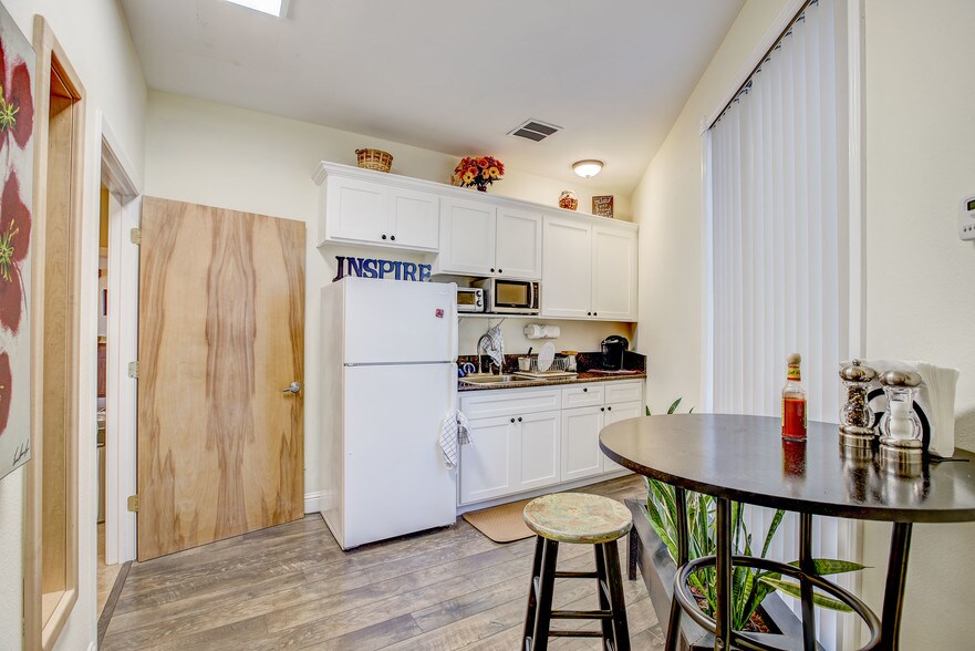 More Photos Of 6151 Garfield Ave, Sacramento Medical For Sale