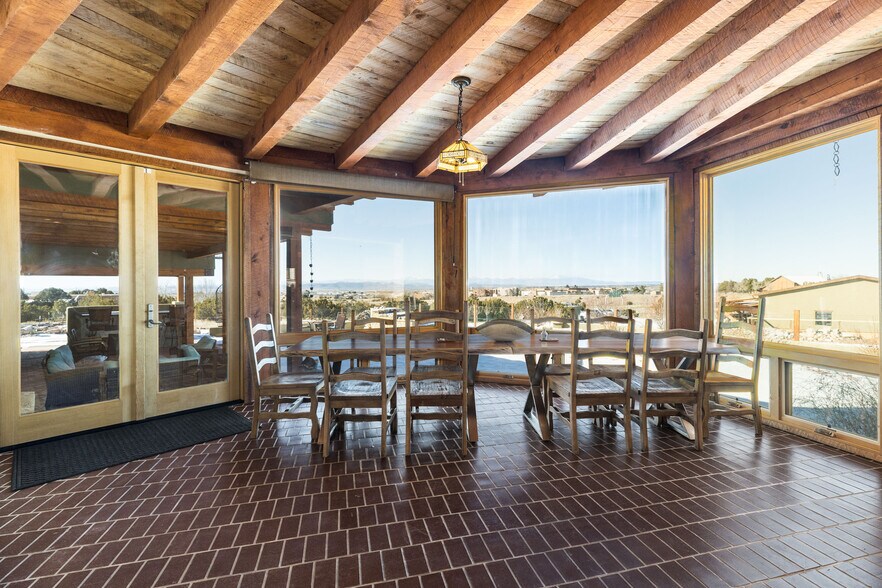 More Photos Of 102 Rabbit Rd, Santa Fe Specialty For Sale