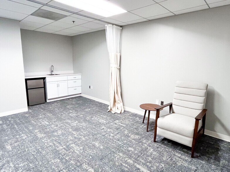 More Photos Of 1120 Connecticut Ave NW, Washington Office For Lease