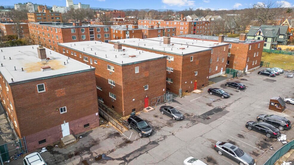 Primary Photo Of 36 Huntington St, Hartford Apartments For Sale