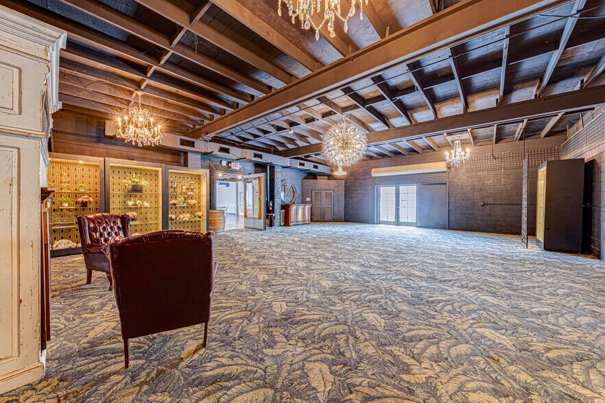 More Photos Of 4404 Edgewater Dr, Orlando Storefront Retail Residential For Sale