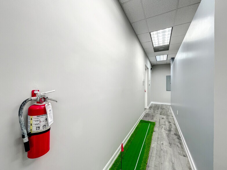 More Photos Of 2550 NW 4th Ct, Fort Lauderdale Warehouse For Sale