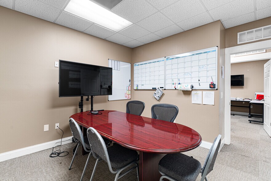 More Photos Of 5001 N Nebraska Ave, Tampa Office For Lease