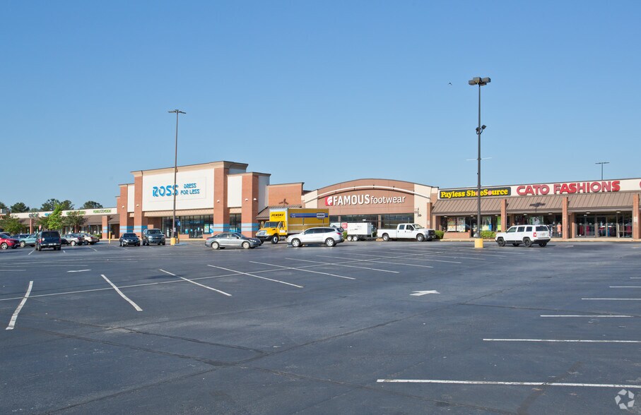 Primary Photo Of 1301-1365 S Park St, Carrollton Storefront For Lease
