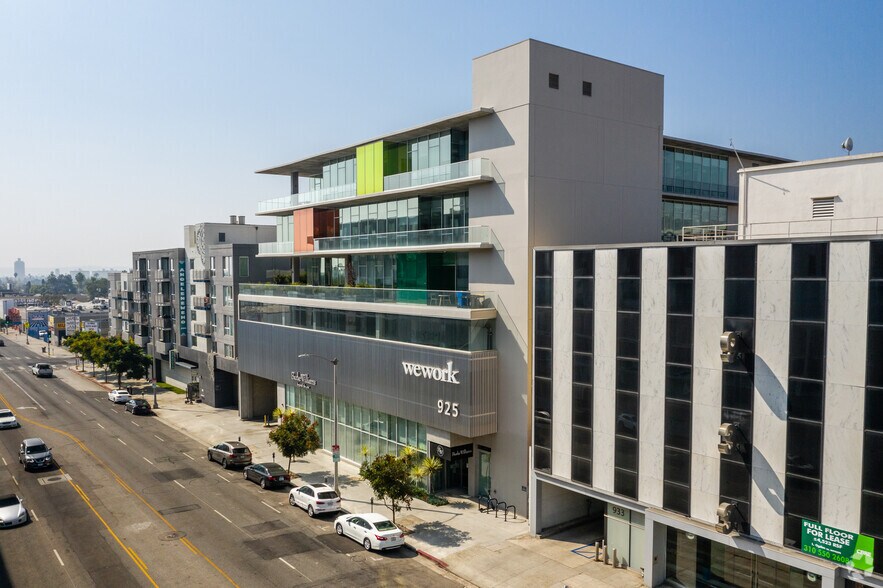 More Photos Of 925 N La Brea Ave, Los Angeles Loft Creative Space For Lease