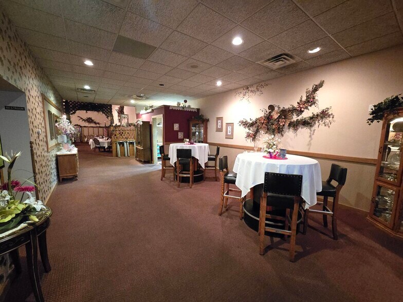More Photos Of 6510 S Hwy 13, Wisconsin Rapids Restaurant For Sale
