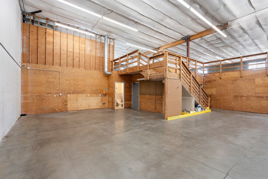 More Photos Of 120 NE 9th Ave, Portland Warehouse For Lease