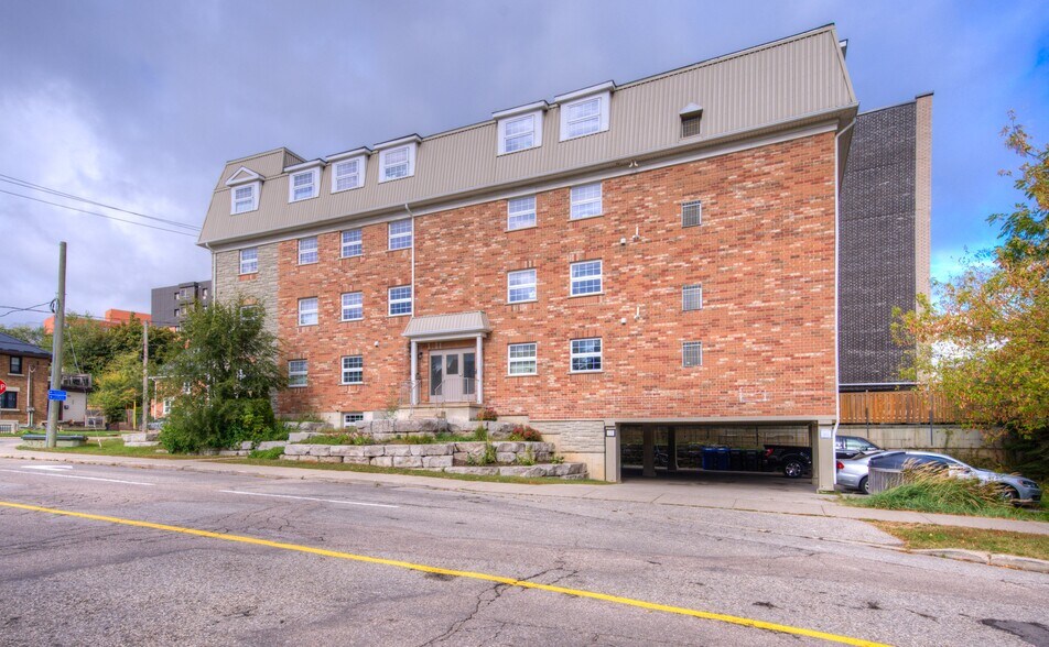 More Photos Of 172 Regina St N, Waterloo Apartments For Sale