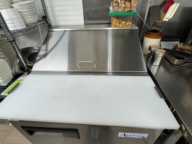 More Photos Of 501 Lake Ave, Fairmont Restaurant For Sale