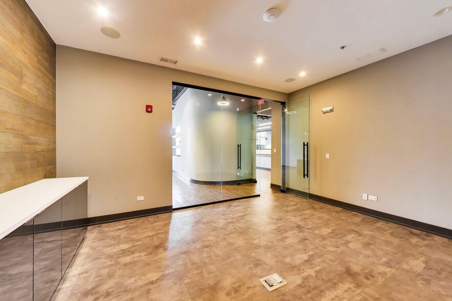 More Photos Of 2640 Patriot Blvd, Glenview Medical For Sale