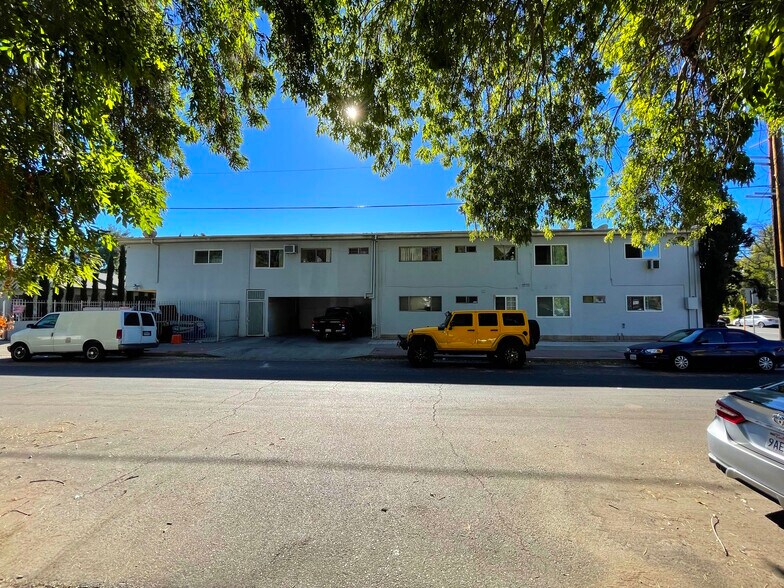 More Photos Of 7454 Haskell Ave, Van Nuys Apartments For Sale