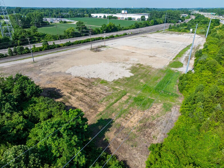 More Photos Of 4100 Truro Station Service Rd, Columbus Manufacturing For Sale