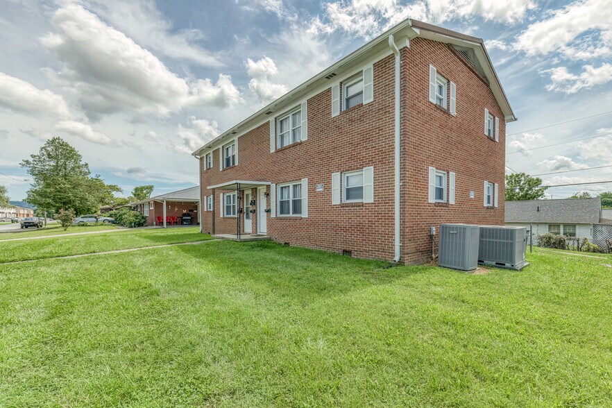 More Photos Of 1300 Holyoke St, Kingsport Apartments For Sale