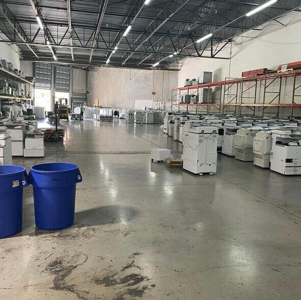 More Photos Of 10400 NW 33rd St, Miami Warehouse For Lease