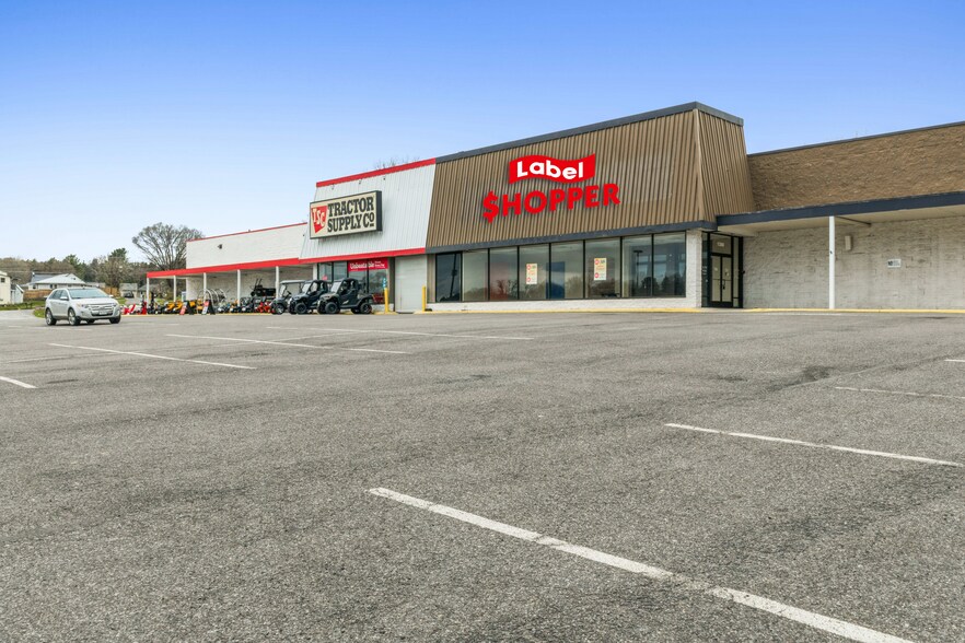 More Photos Of 1380 E Main St, Wytheville Supermarket For Sale