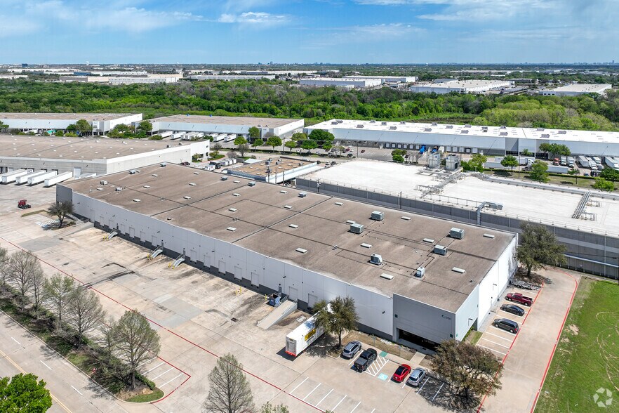 More Photos Of 2750 113th St, Grand Prairie Distribution For Lease