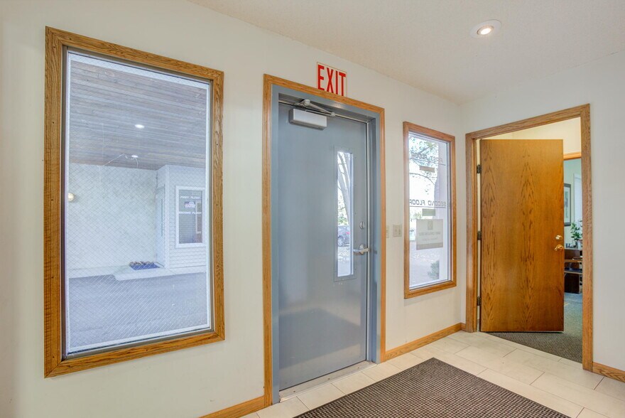 More Photos Of 2434 Commerce Blvd, Mound Office For Sale