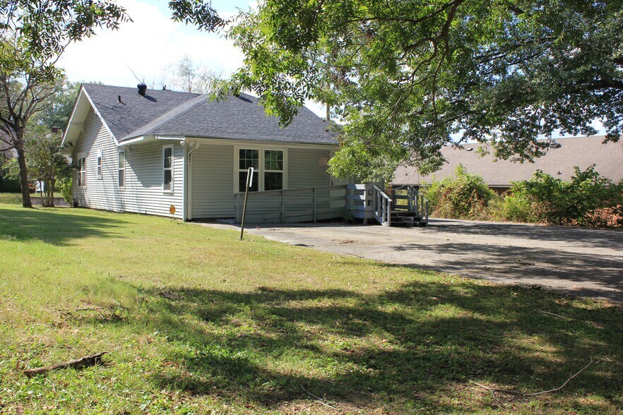 More Photos Of 1292 N Highland Ave, Jackson Office Residential For Lease