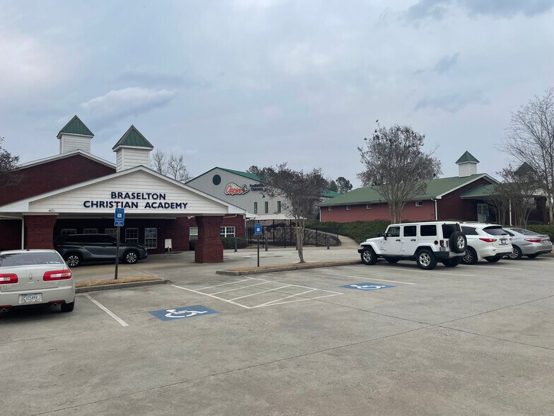 More Photos Of 401 Zion Church Rd, Braselton Sports And Entertainment For Lease