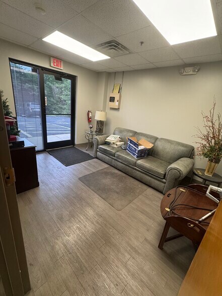 More Photos Of 645 11th Ave Blvd SE, Hickory Warehouse For Lease