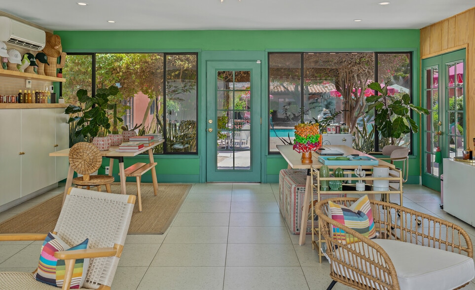 More Photos Of 555 S Warm Sands Dr, Palm Springs Hotel For Sale