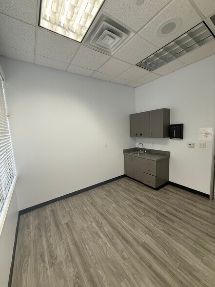 More Photos Of 2843 St Rose Pky, Henderson Medical For Lease