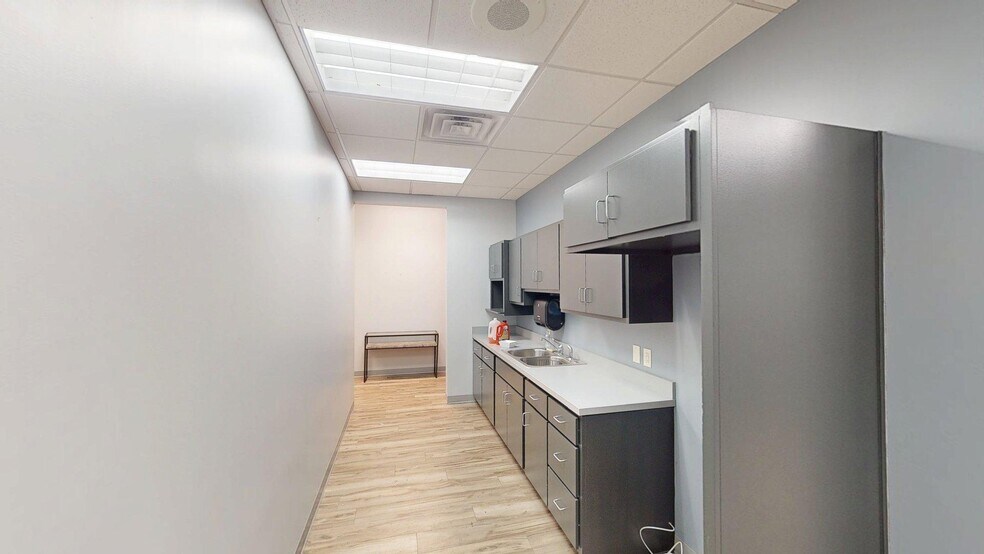 More Photos Of 1192 E Pershing Rd, Decatur Medical For Lease