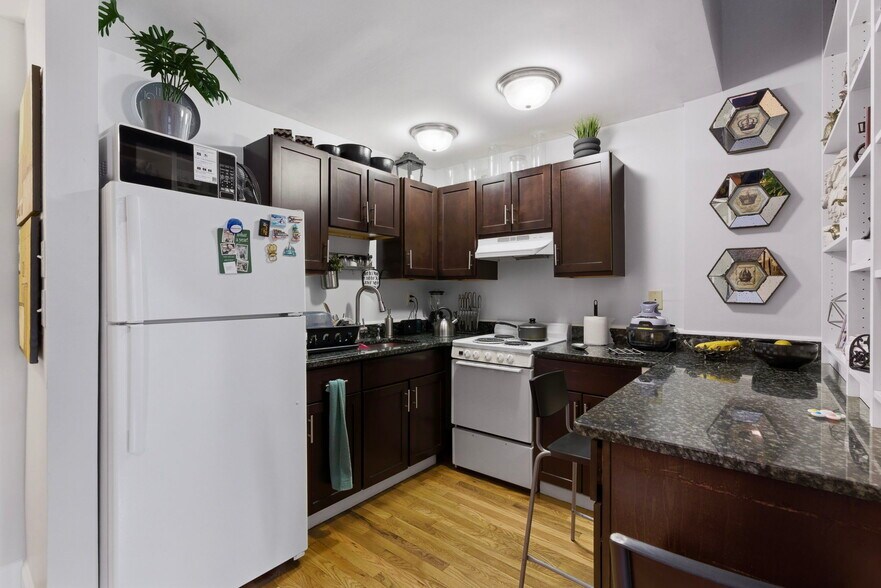 More Photos Of 281-285 Essex St, Lawrence Apartments For Sale
