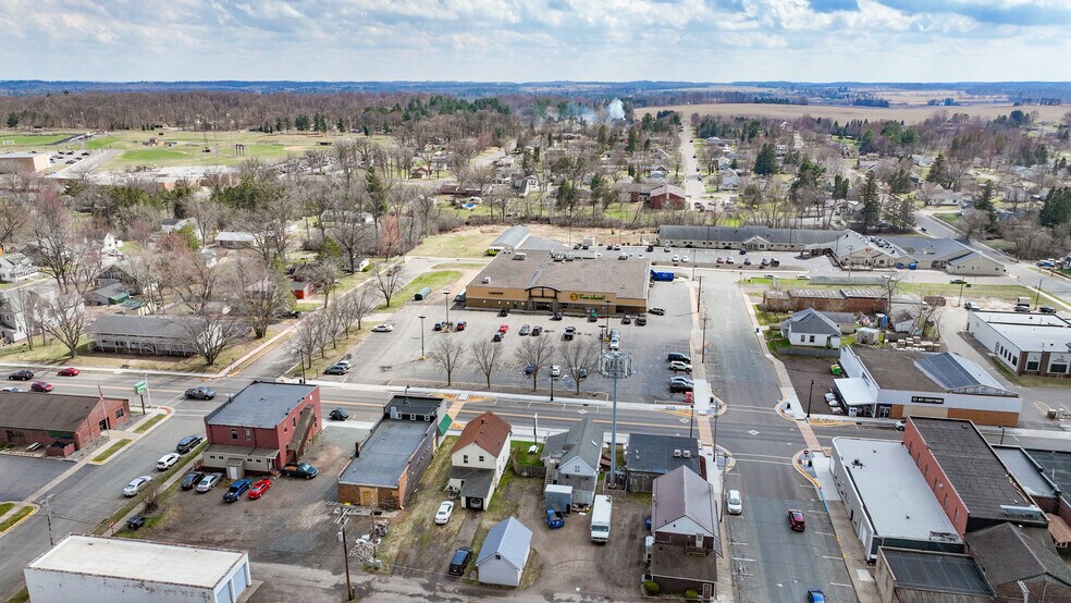 More Photos Of 613 E La Salle Ave, Barron Restaurant For Sale